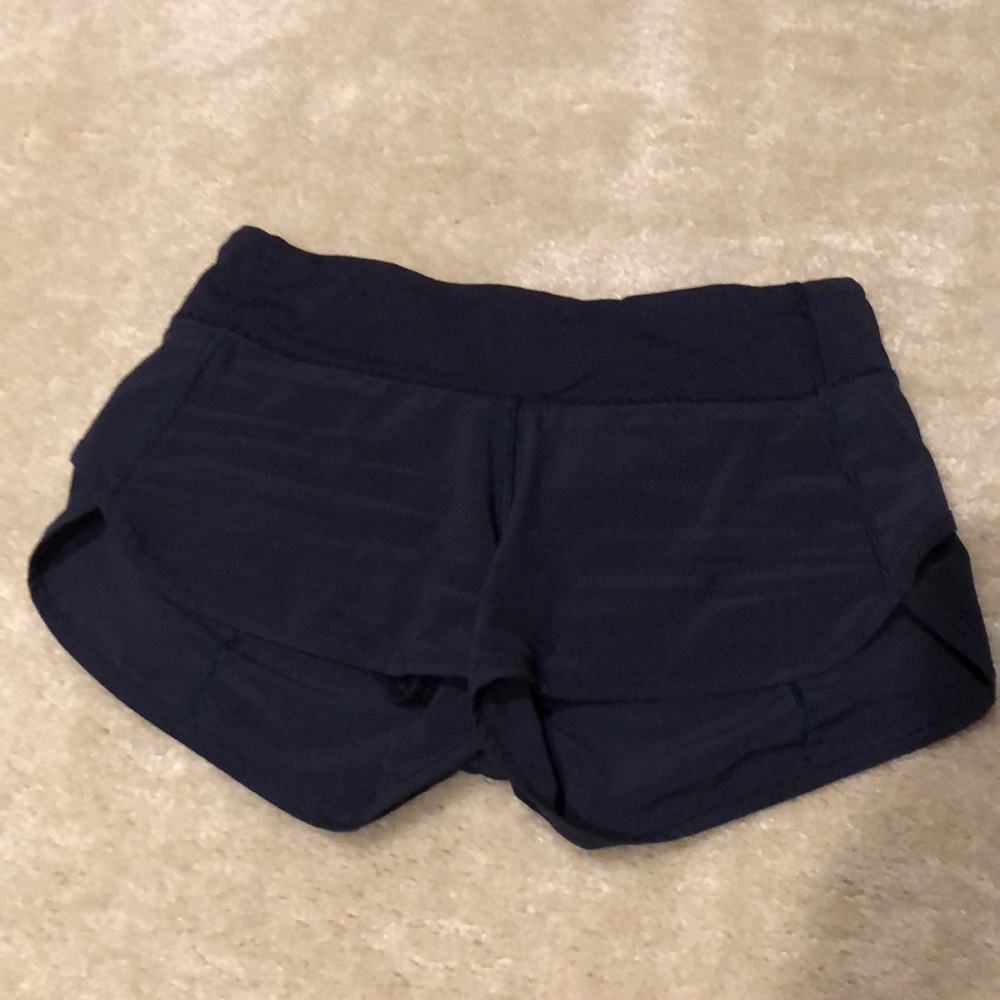 Lululemon Speed up 2.5” shorts